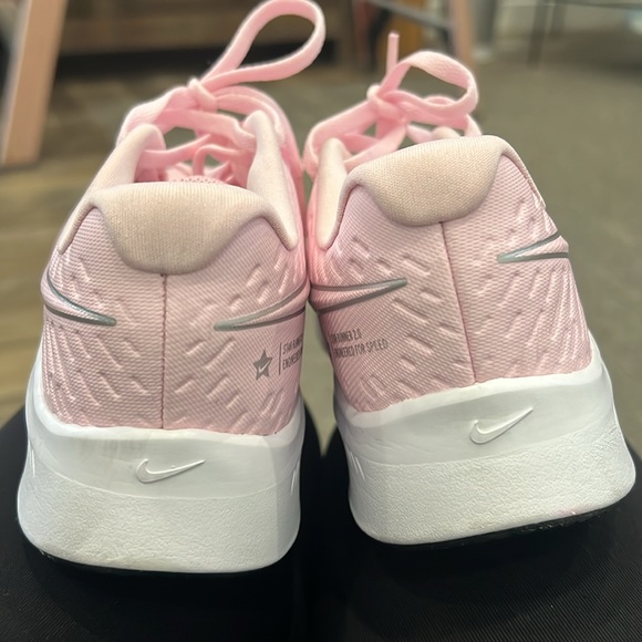 Youth pink Star Runners.  Size Y4.  Worn once. - Picture 8 of 8